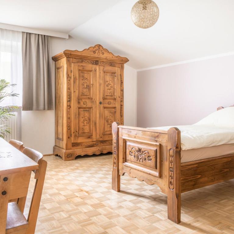 Stadtbauernhof Salzburg - Ferienwohnung - Gut Unterleithen - farm & the city - Two-Bedroom Apartment - 4