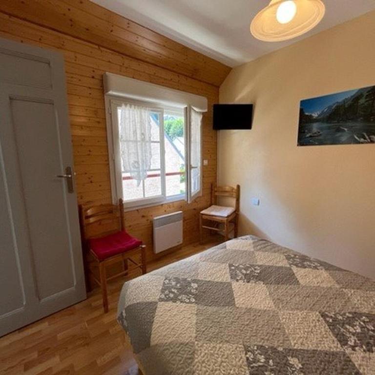 Confortable appart 2 chambres, terrasse, près télécabines à Cauterets - FR-1-812-106 - Apartment - 4