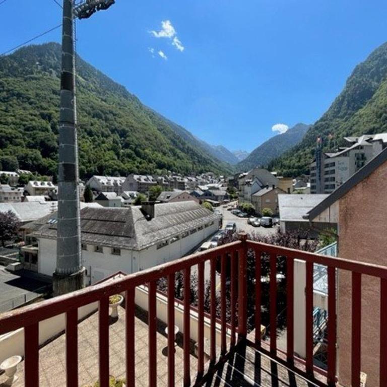 Confortable appart 2 chambres, terrasse, près télécabines à Cauterets - FR-1-812-106 - Apartment - 7