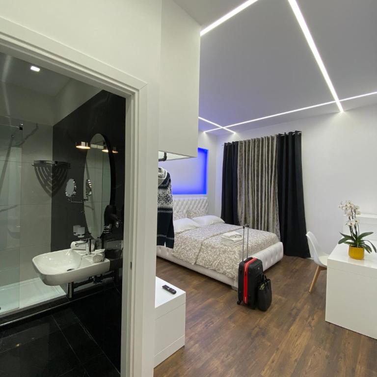 Vatican G&G Suites - Camera King Superior - 1