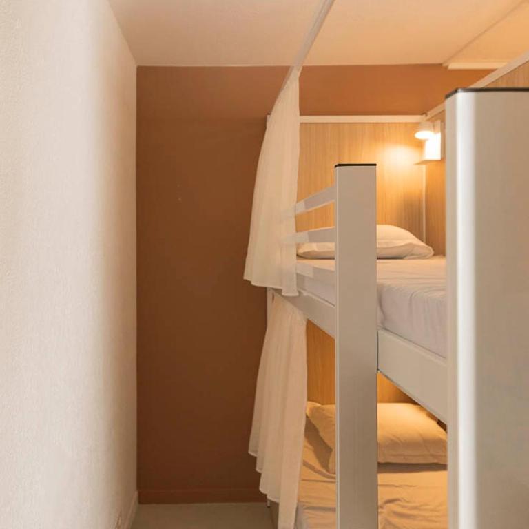 Corsica Hostel Porto Vecchio - partie chambre privée - Private Room - 4 Beds with Shared Bathroom - 7