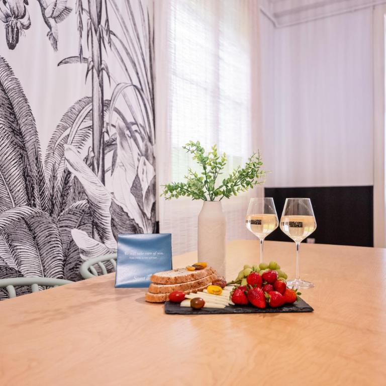 Sweett - The Roca House - Three-Bedroom Apartment - 8