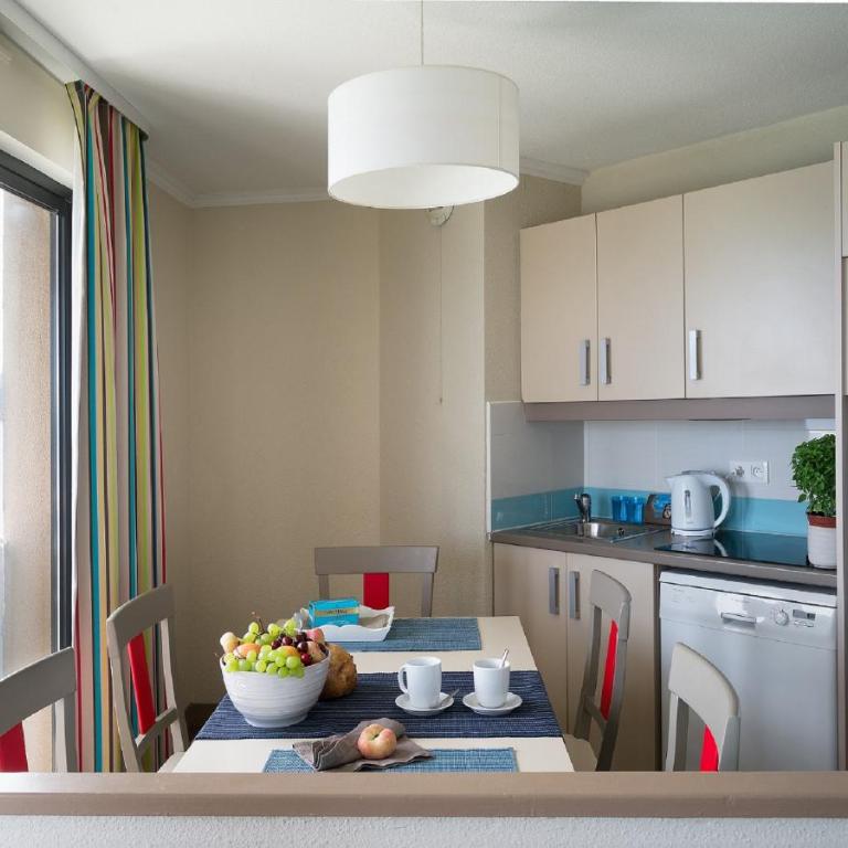 Résidence La Palme d'Azur Cannes Verrerie - Appartement 2 Chambres Supérieur avec Vue sur la Mer (6 Adultes) - 9