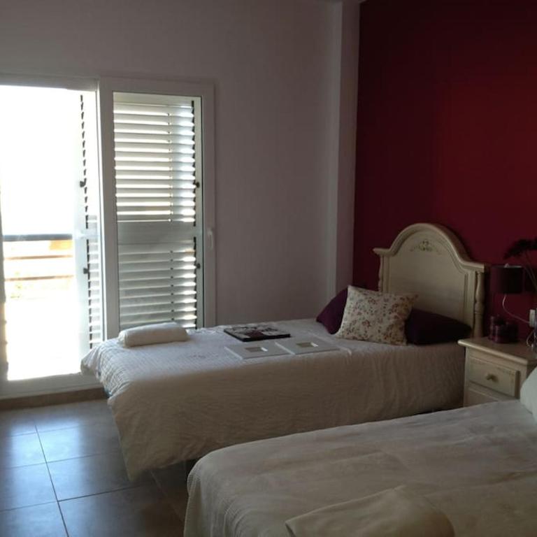 Chalet frente al Mar - Three-Bedroom Apartment - 11