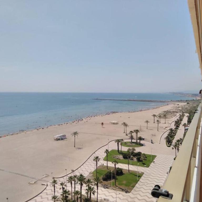 Apartamento frente a la playa - Apartment - 3