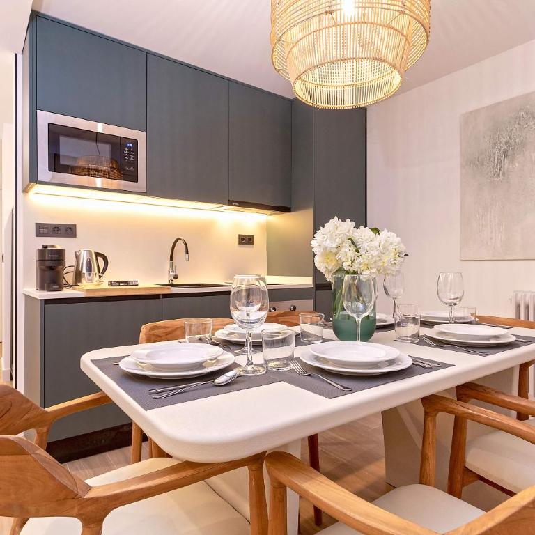 Genteel Home Alhóndiga II Granada - Three-Bedroom Apartment - 5
