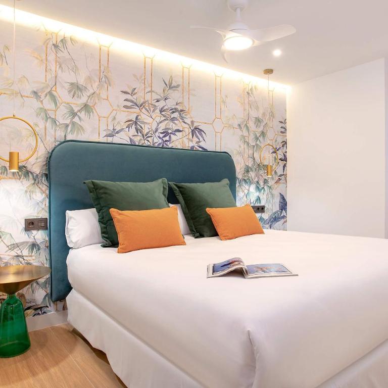 Genteel Home Alhóndiga II Granada - Three-Bedroom Apartment - 7