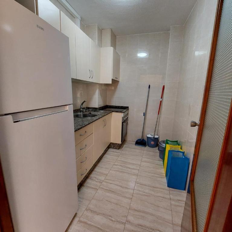 Apartamentos Tesy - Apartamento de 3 dormitorios con balcón - 9
