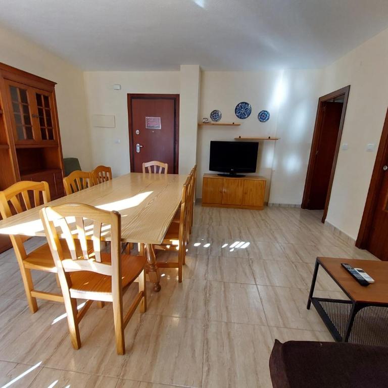 Apartamentos Tesy - Apartamento de 3 dormitorios con balcón - 5