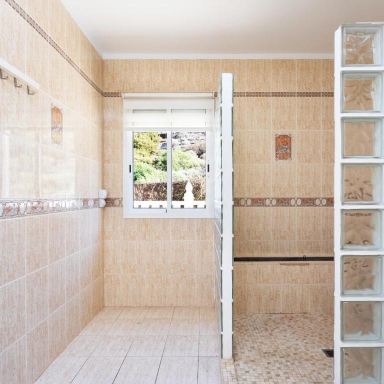 Luxurious villa 1,5 kilometers from Costa Adeje - Villa - 14