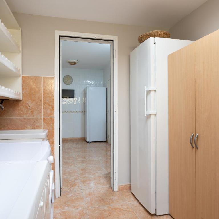 Luxurious villa 1,5 kilometers from Costa Adeje - Villa - 45