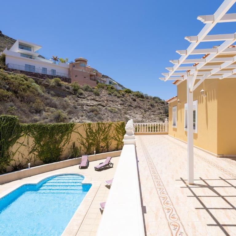 Luxurious villa 1,5 kilometers from Costa Adeje - Villa - 46