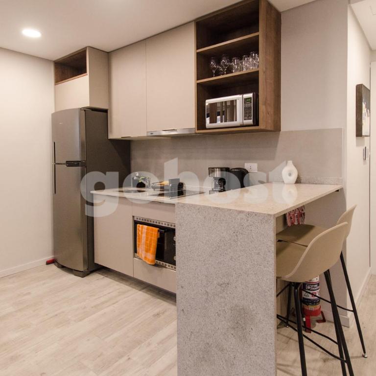 Elegant apt near Shopping del Sol and La Galeria - Apartment - 6