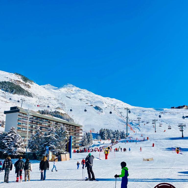Les Menuires centre! Chaleureux studio sur les pistes! - Studio - 16