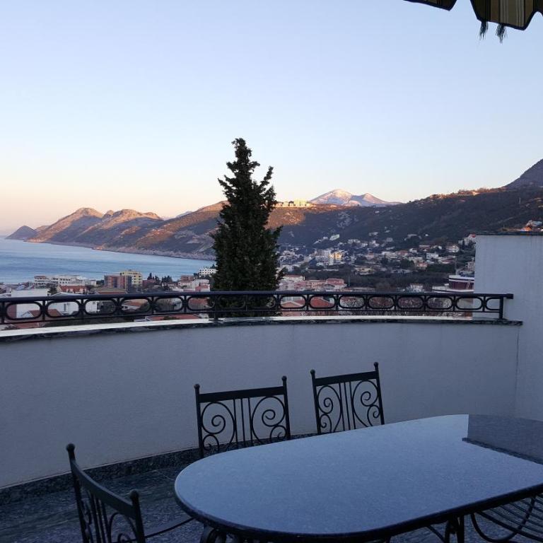 Villa M - Two-Bedroom Apartment with Terrace and Sea View - 5
