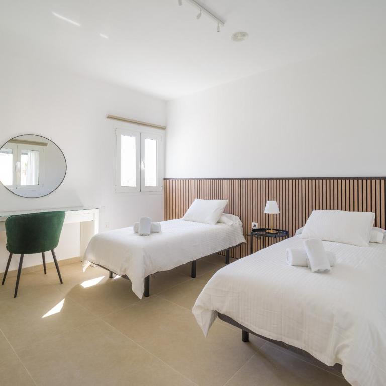 VILLA LOBOS with private pool and BBQ - Three-Bedroom Villa - 27