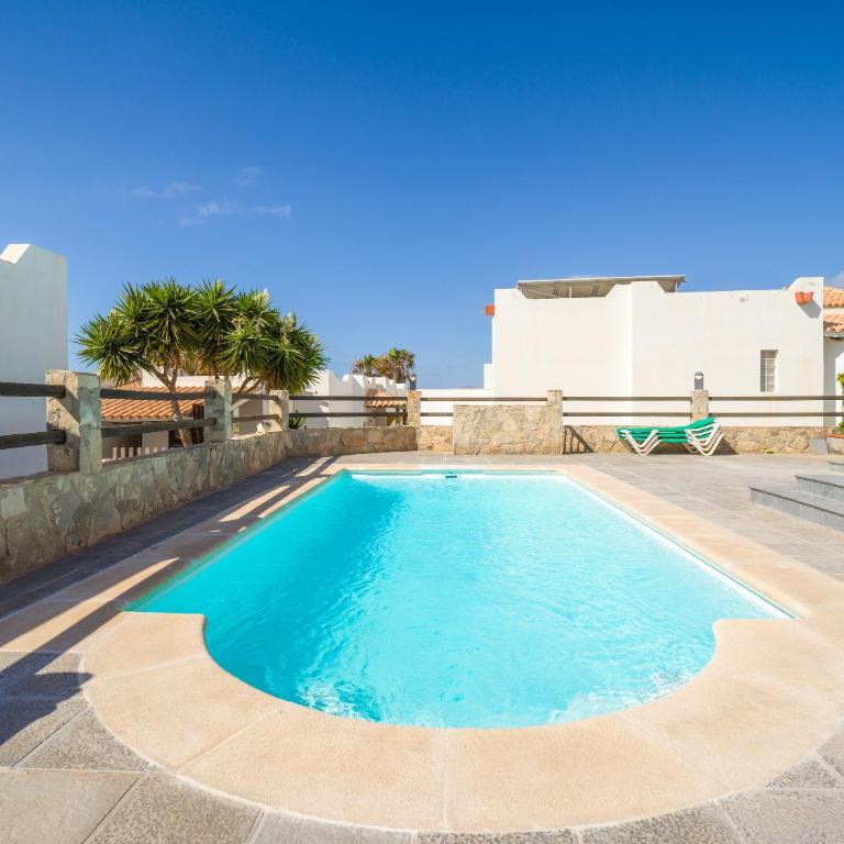VILLA LOBOS with private pool and BBQ - Three-Bedroom Villa - 34