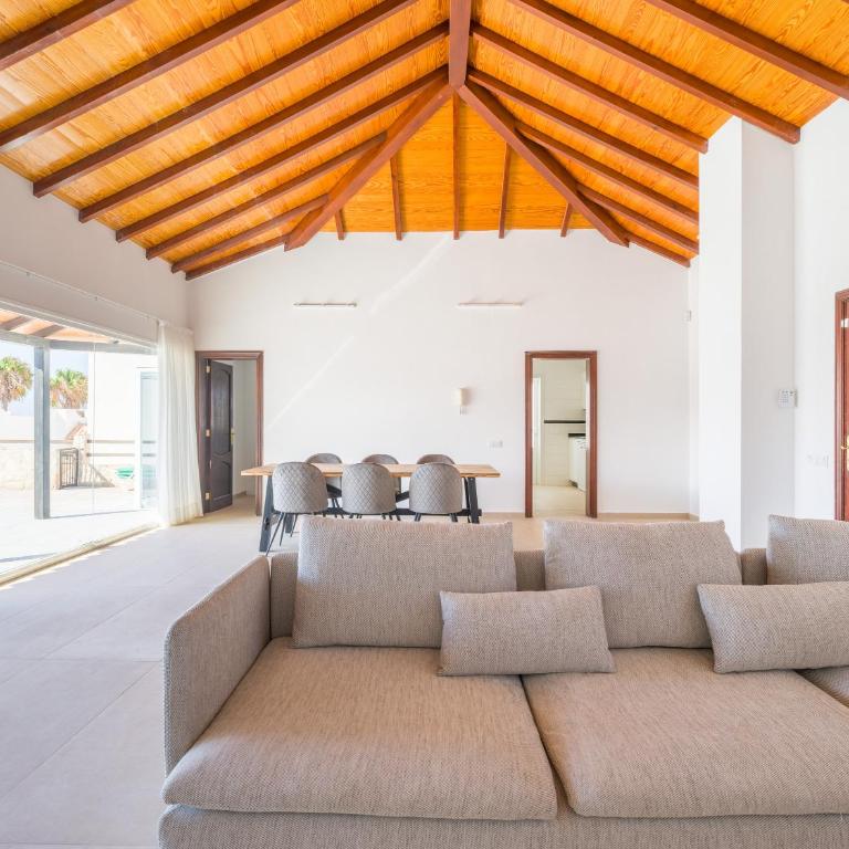 VILLA LOBOS with private pool and BBQ - Three-Bedroom Villa - 35
