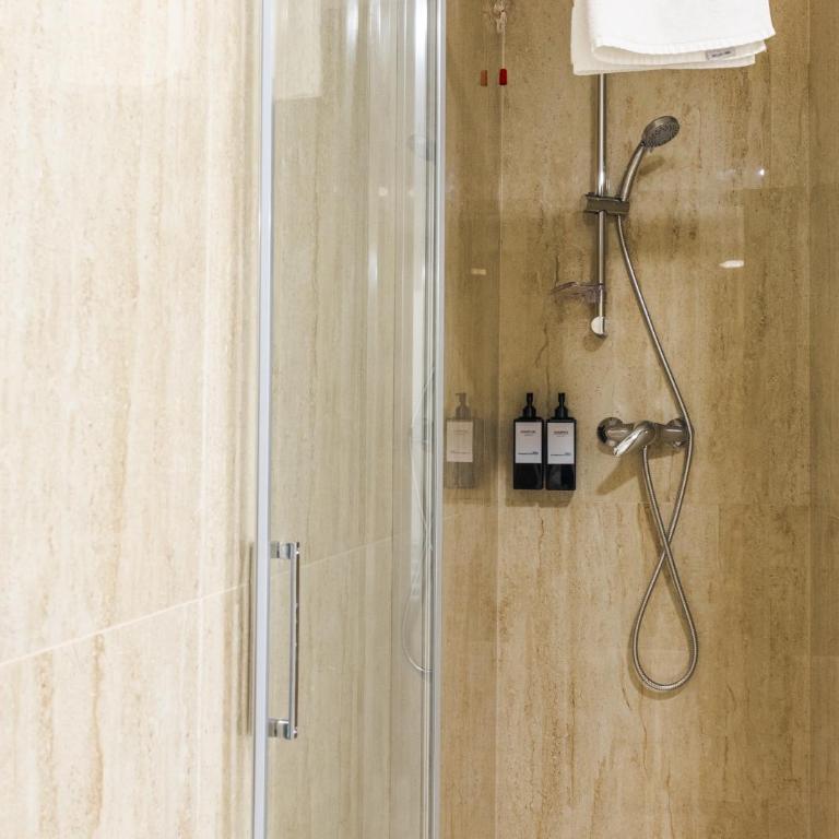 Ampio, Luminoso e in Posizione strategica 4A - Appartamento con 1 Camera da Letto - 7