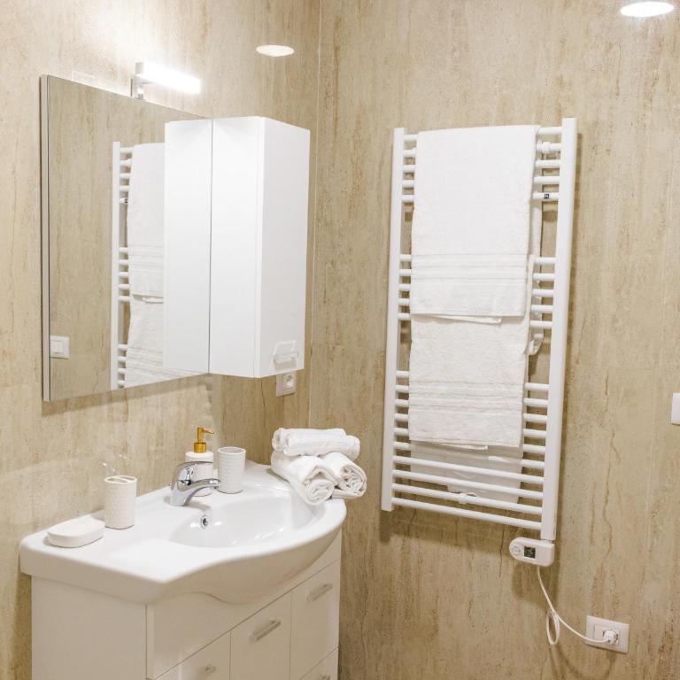 Ampio, Luminoso e in Posizione strategica 4A - Appartamento con 1 Camera da Letto - 6