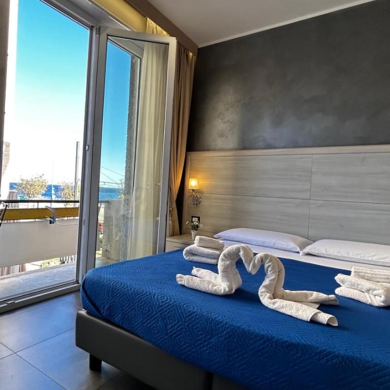 B&B Margherita - Deluxe Double or Twin Room with Sea View - 8