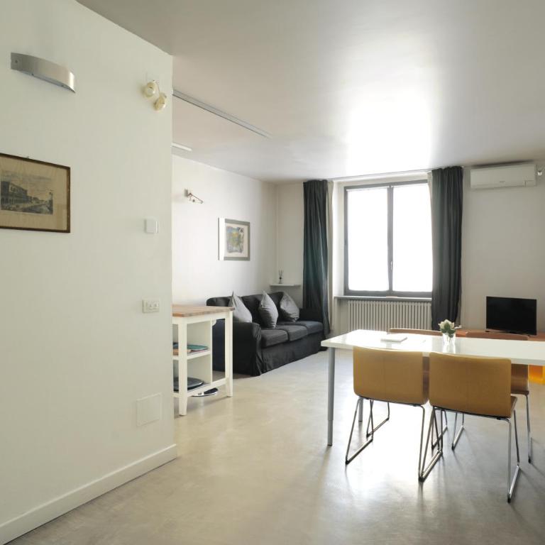 Sant Ambrogio Courtyard Room in shared flat - Room in a shared flat - 15