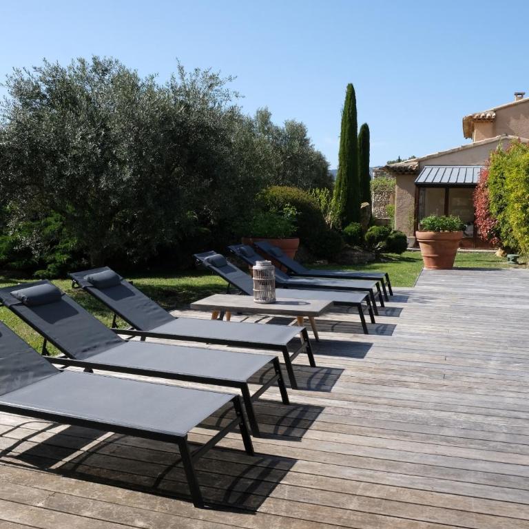 Provençal farmhouse, Mont Ventoux view, 2 pools (1 heated), Bédoin - 10 people - Villa 5 Chambres - 9