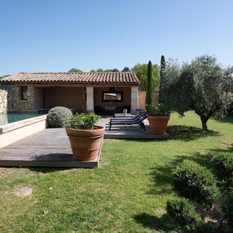 Provençal farmhouse, Mont Ventoux view, 2 pools (1 heated), Bédoin - 10 people - Villa 5 Chambres - 16