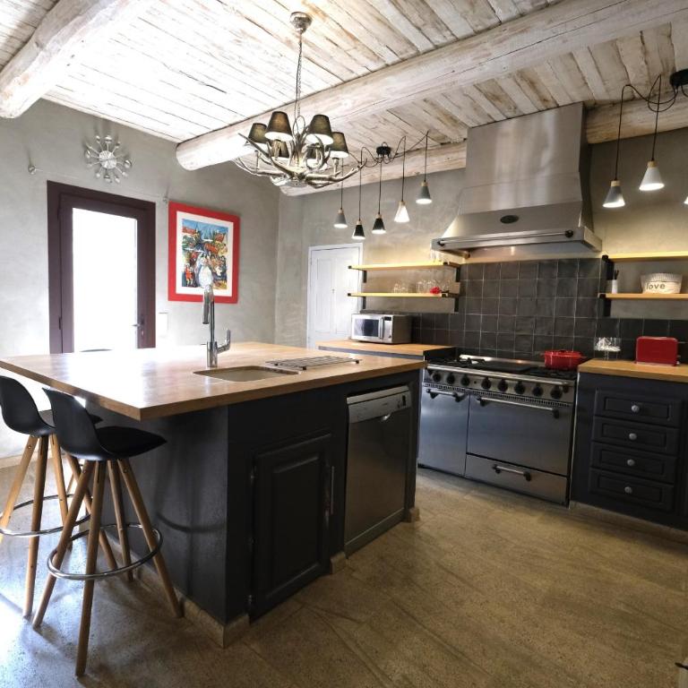 Provençal farmhouse, Mont Ventoux view, 2 pools (1 heated), Bédoin - 10 people - Villa 5 Chambres - 18