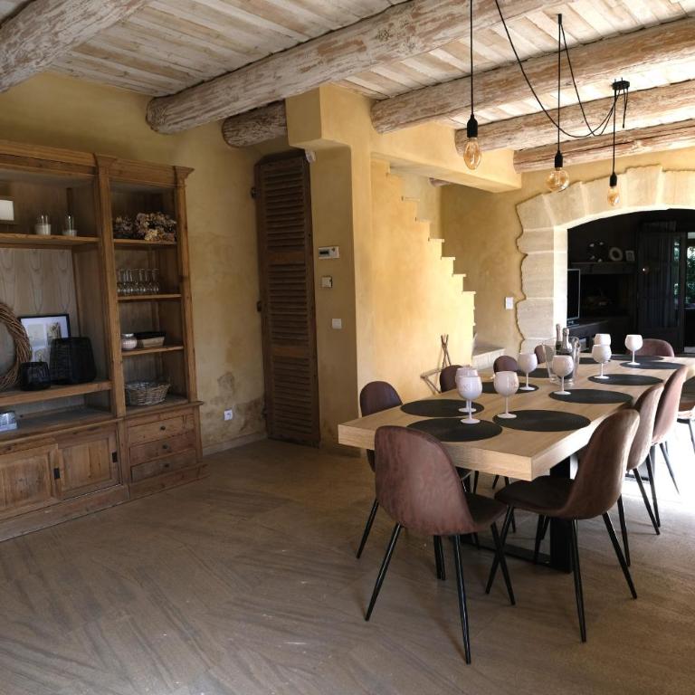 Provençal farmhouse, Mont Ventoux view, 2 pools (1 heated), Bédoin - 10 people - Villa 5 Chambres - 21