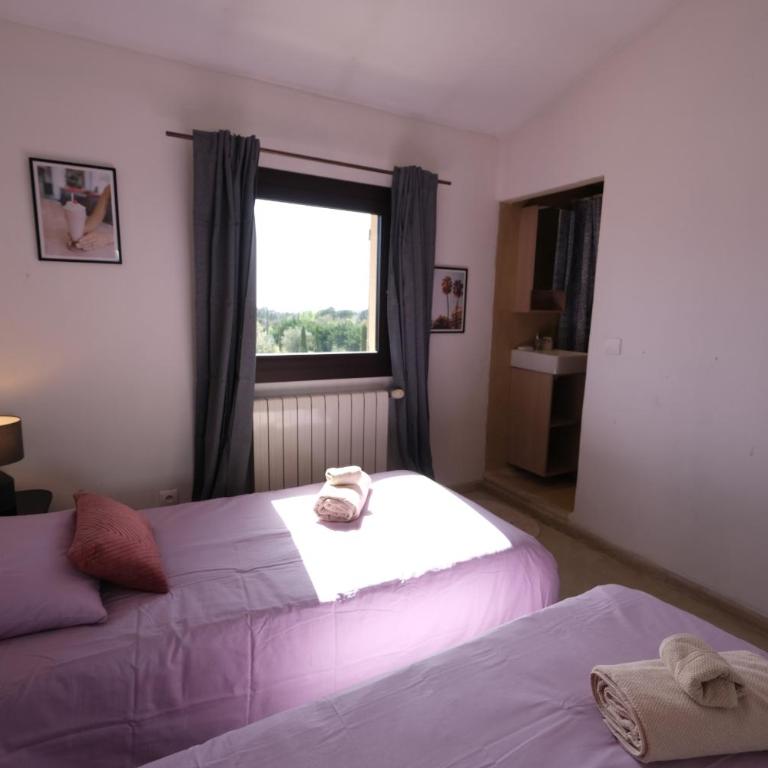 Provençal farmhouse, Mont Ventoux view, 2 pools (1 heated), Bédoin - 10 people - Villa 5 Chambres - 31