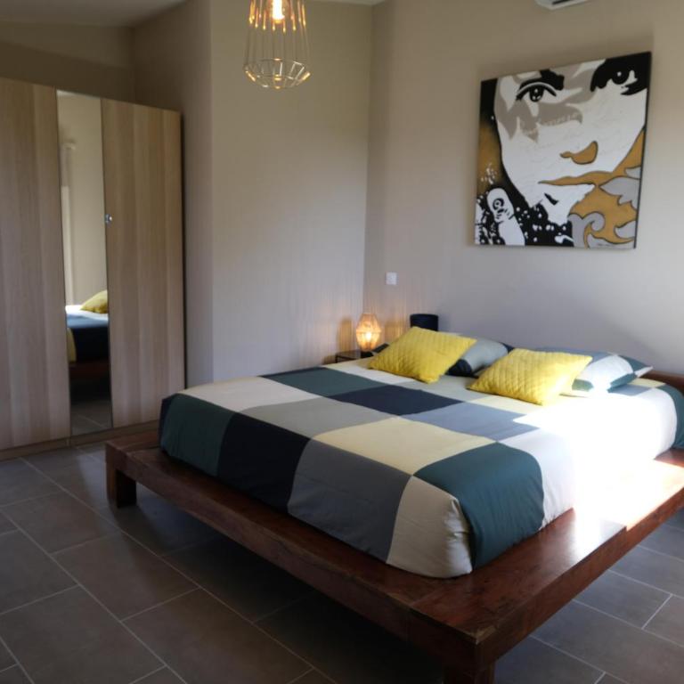 Provençal farmhouse, Mont Ventoux view, 2 pools (1 heated), Bédoin - 10 people - Villa 5 Chambres - 39
