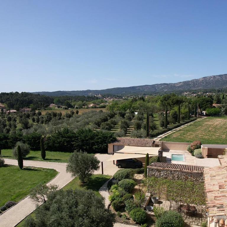 Provençal farmhouse, Mont Ventoux view, 2 pools (1 heated), Bédoin - 10 people - Villa 5 Chambres - 42