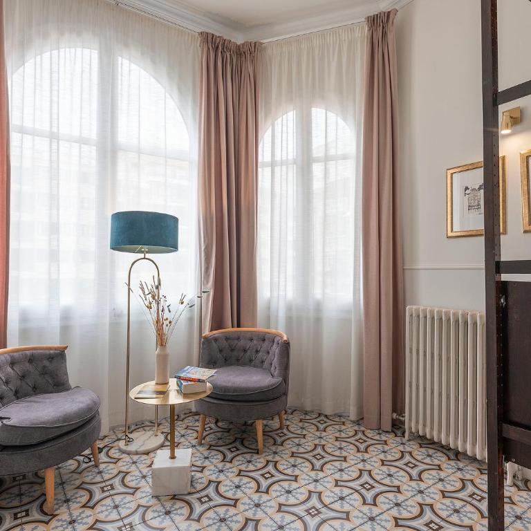Mihlton Barcelona Boutique B&B - Superior Double Room with Courtyard View - 5