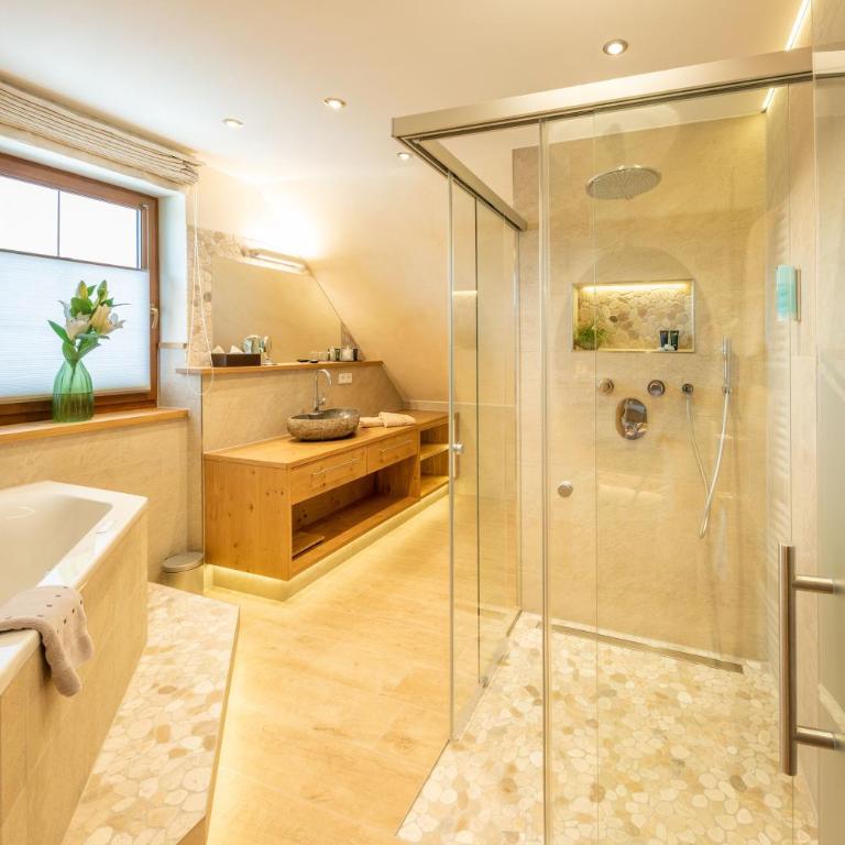 Wellness-Hotel ADLER - Deluxe Doppelzimmer mit Balkon - 2