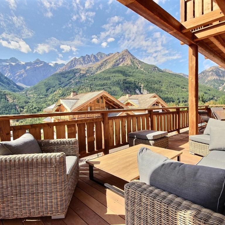 Serrechevalierholidays Chalet Piscine chauffée&Spa, jardin, billard, ping-pong, baby-foot 18 personnes - Maison 6 Chambres - 3