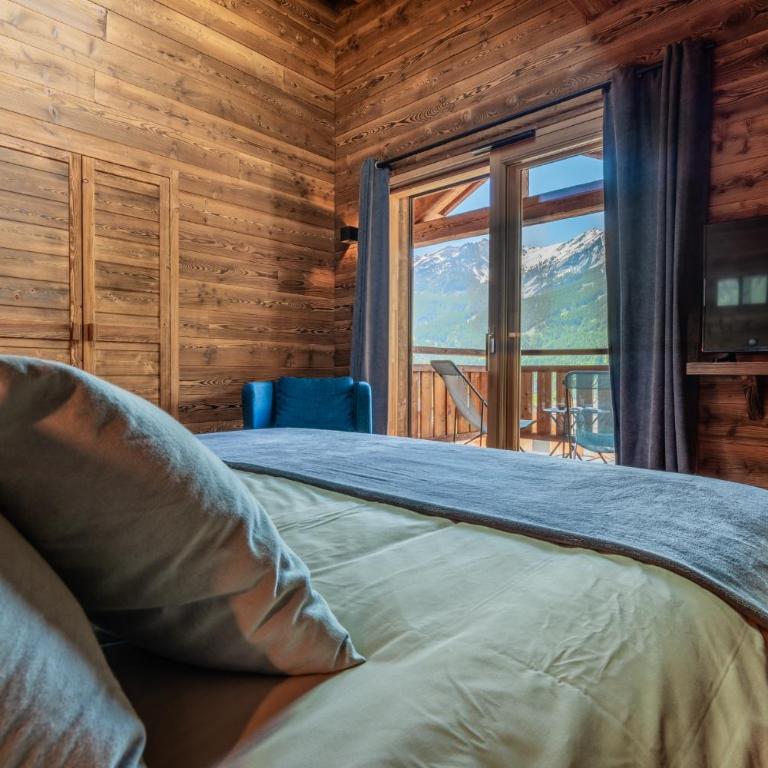 Serrechevalierholidays Chalet Piscine chauffée&Spa, jardin, billard, ping-pong, baby-foot 18 personnes - Maison 6 Chambres - 35