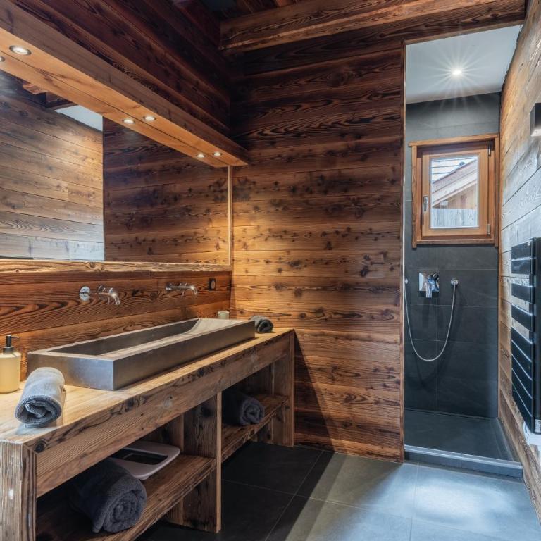 Serrechevalierholidays Chalet Piscine chauffée&Spa, jardin, billard, ping-pong, baby-foot 18 personnes - Maison 6 Chambres - 33