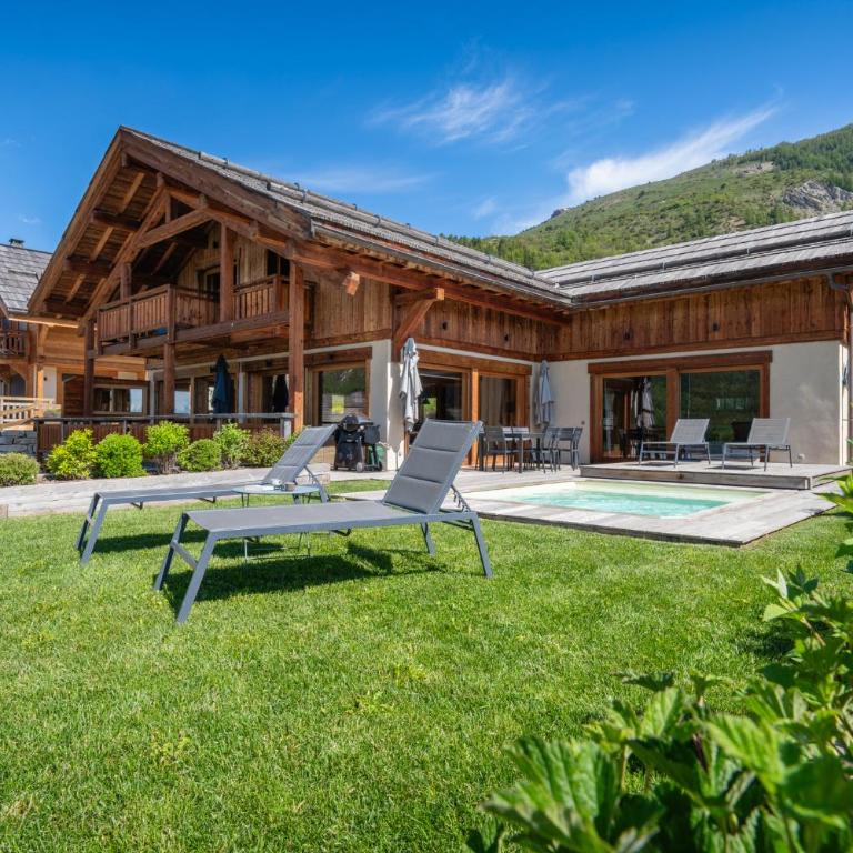 Serrechevalierholidays Chalet Piscine chauffée&Spa, jardin, billard, ping-pong, baby-foot 18 personnes - Maison 6 Chambres - 9