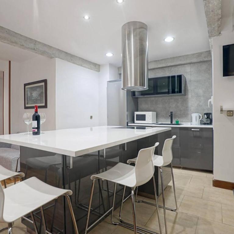 Amplio apartamento en Gros con parking privado - Apartamento - 3