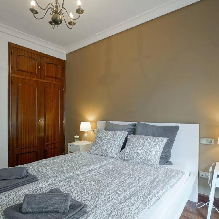 Amplio apartamento en Gros con parking privado - Apartamento - 9