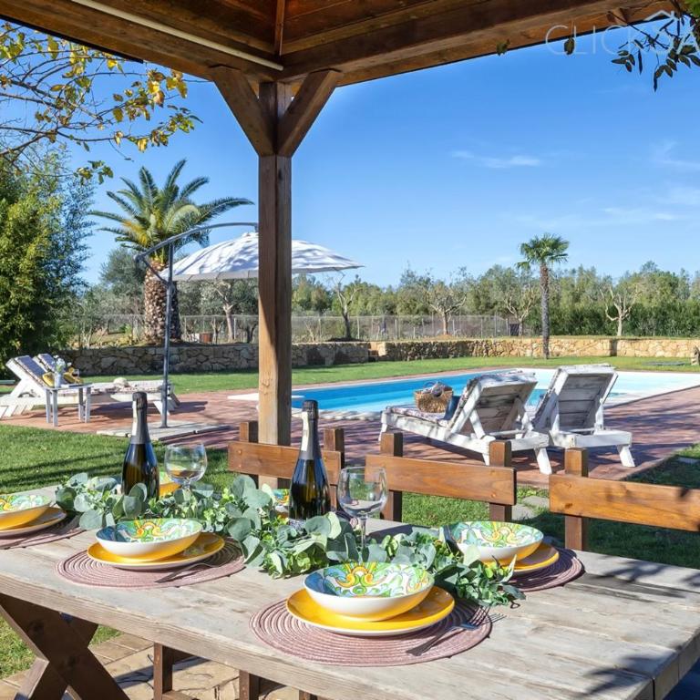 Large Villa Mediterranea in the heart of Coral Shore with swimming pool large garden with palm trees - Villa con Piscina Privata - 9