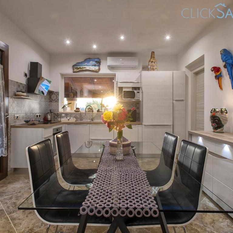 Large Villa Mediterranea in the heart of Coral Shore with swimming pool large garden with palm trees - Villa con Piscina Privata - 11