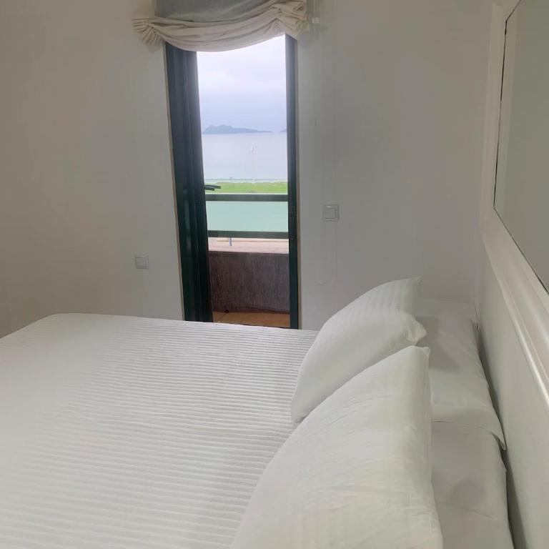 2 Habitaciones con vistas y 2 Terrazas en Primera Linea Playa Samil - Apartamento de 2 dormitorios - 17