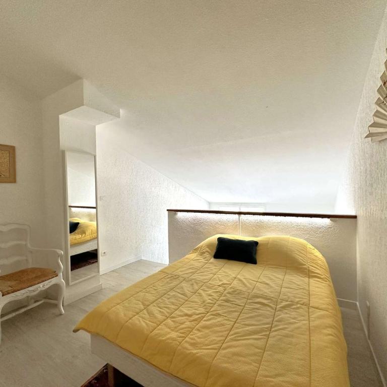HYEVASS Studio pour 4 personnes proche de la plage des Salins situé à Hyères - Apartment mit 1 Schlafzimmer - 5