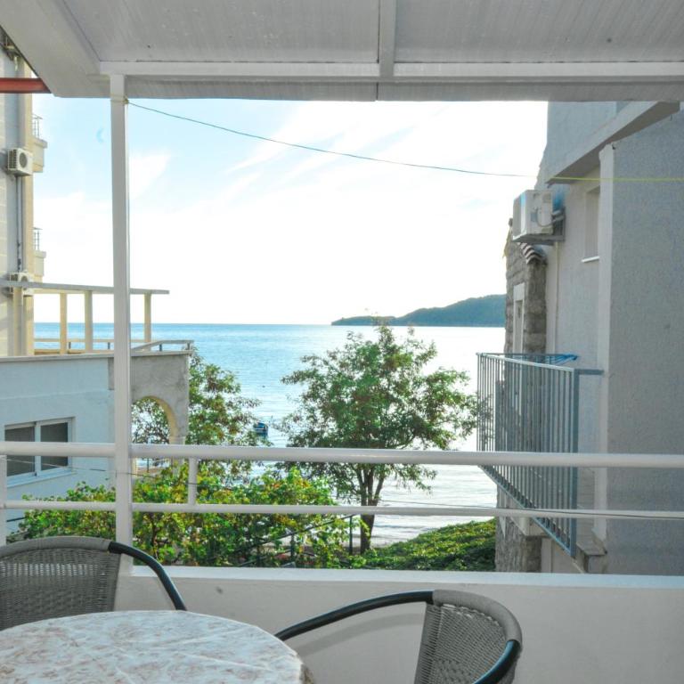 Apartments Milos Kaladjurdjevic - Studio with Sea View - 7