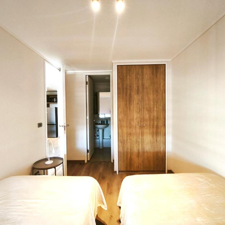 Depto a pasos Metro Ecuador - Apartamento Superior de 2 dormitorios - 4