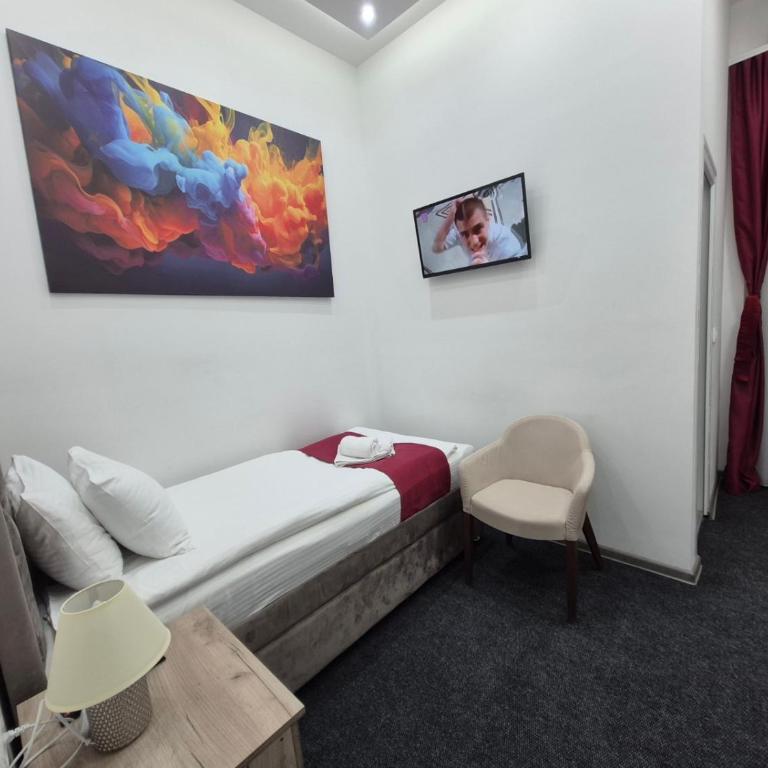 Authentic Belgrade Centre - 3 Luxury Suites in One Space - Hot Tub and Sauna - Apartman sa 3 Spavaće Sobe - 25