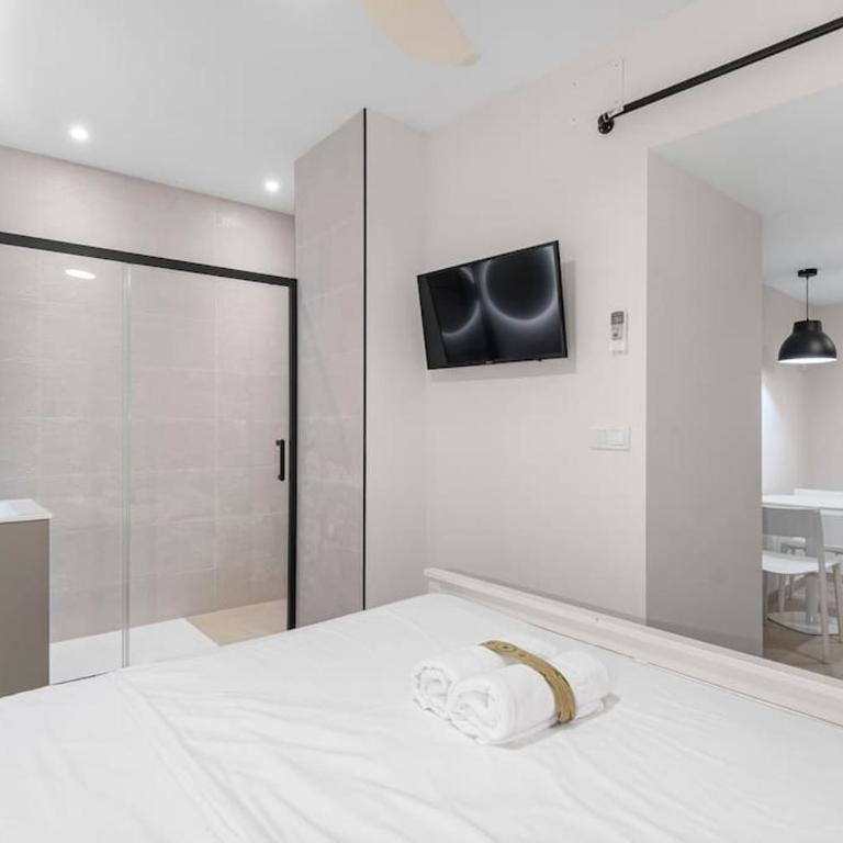 LovelyLoft Toledo 2 - One-Bedroom Apartment - 2