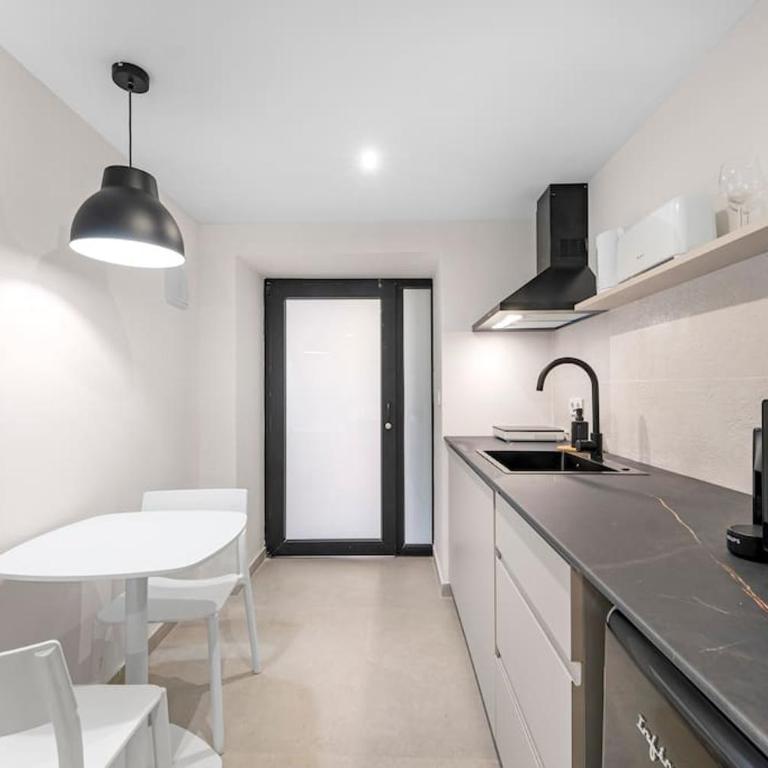 LovelyLoft Toledo 2 - One-Bedroom Apartment - 3